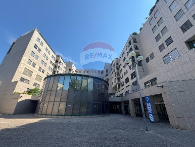 Foto Negozio in Via Luigi Sani, Reggio nell'Emilia Stazione - Reggiane