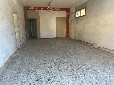 Foto Attività commerciale in via provinciale vicarese, Vicopisano di 120 m²