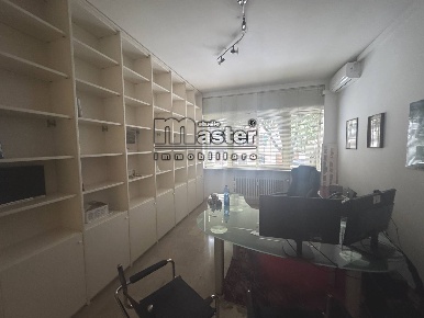 Foto Ufficio in via filzi, Treviso Sant'Agnese di 160 m² con 4 locali