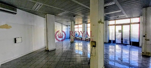 Foto Locale commerciale in Scali Manzoni, Livorno di 300 m² in vendita