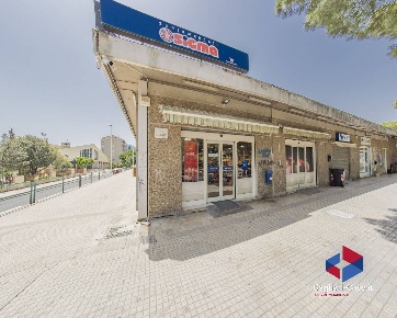 Foto Attività commerciale in Via Ariosto, Selargius di 300 m² con 4 locali