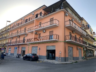Foto Locale commerciale in via Mercato Nuovo81, Amantea Centro di 165 m²