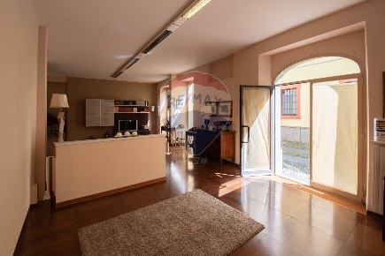 Foto Locale commerciale in Via Campo, Iseo Centro di 66 m² con 1 locali
