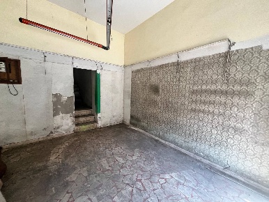 Foto Attività commerciale in Via Carlo Cattaneo, Pisa di 33 m² con 3 locali