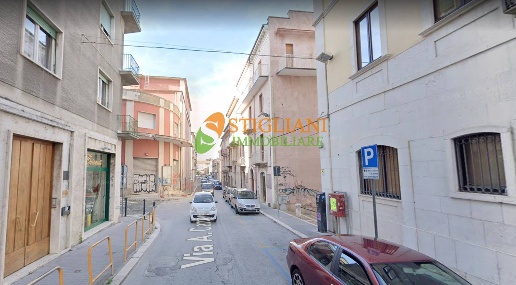 Foto Locale commerciale in via Cardarelli, Campobasso Centro Storico