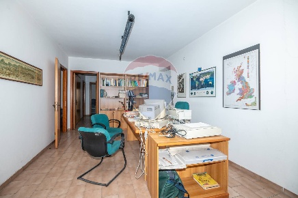 Foto Attività commerciale in Via Serafino Amabile Guastella, Ragusa