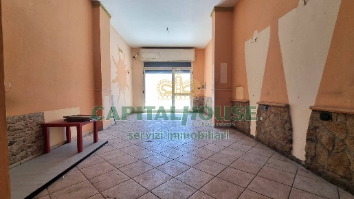 Foto Locale commerciale a Macerata Campania Centro di 34 m² con 1 locali