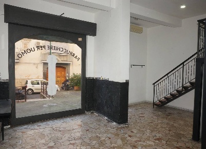 Foto Attività commerciale in Via Filippo Bottazzi, Napoli Soccavo di 58 m²