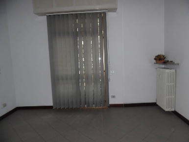 Foto Ufficio a Voghera di 85 m² con 4 locali in affitto