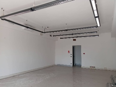 Foto Attività commerciale in via roma, Calci Centro di 80 m² con 2 locali