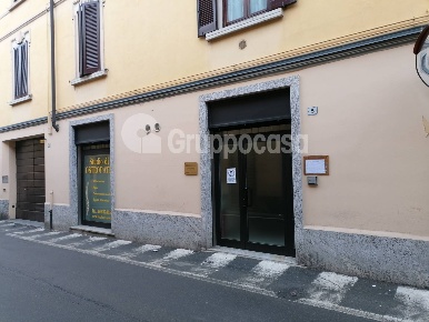 Foto Locale commerciale in Via Fornaroli, Magenta Centro di 50 m²