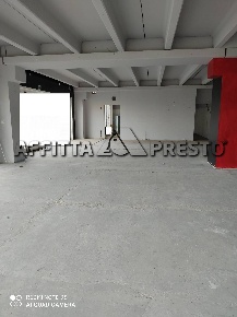 Foto Attività commerciale in Via Napoli, Collesalvetti La Chiusa di 280 m²