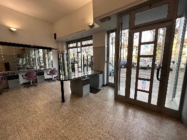 Foto Negozio in Corso Unione Sovietica, Torino Lingotto di 90 m² in vendita