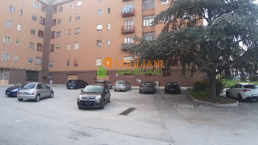 Foto Locale commerciale in Via Puglia, Campobasso San Giovanni di 110 m²