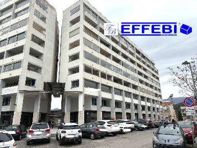 Foto Ufficio in viale Mancini, Cosenza Mancini di 100 m² con 3 locali