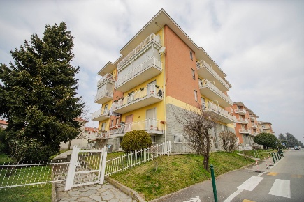 Foto Ufficio in Via Garrone, San Benigno Canavese di 120 m² con 2 locali