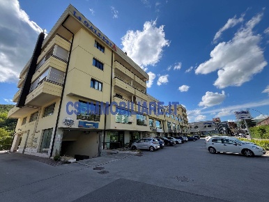 Foto Locale commerciale in Via Del Gallitello, Potenza Centro di 84 m²