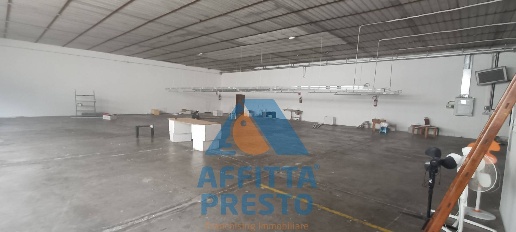 Foto Magazzino a Fucecchio di 450 m² in affitto