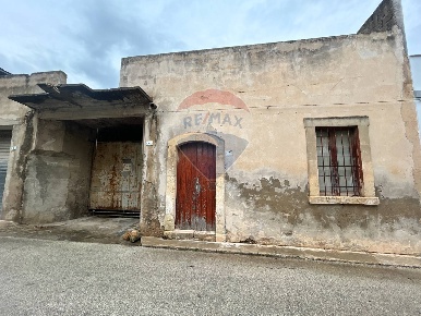 Foto Ufficio in Via Siena, Avola Centro di 200 m² con 1 locali in vendita