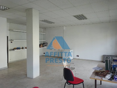 Foto Attività commerciale a San Miniato di 80 m² con 1 locali in affitto