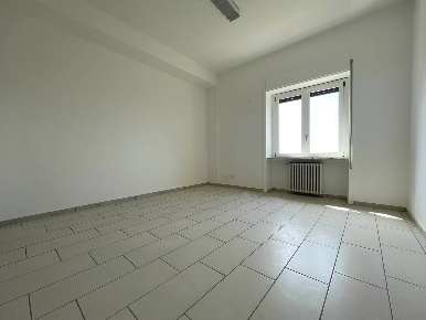 Foto Ufficio in via Francesco Crispi, Catanzaro San Leonardo di 150 m²