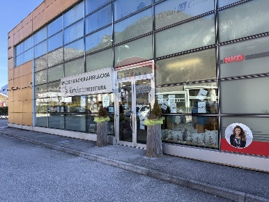 Foto Attività commerciale in Via Cima I Prà, Ponte nelle Alpi di 200 m²