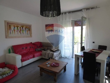Foto Appartamento in via S.Rita, Luino Centro di 130 m² con 3 locali