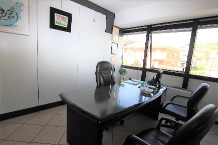 Foto Ufficio in piazza Pericle Fazzini, San Benedetto del Tronto di 12 m²