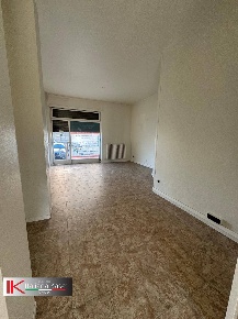 Foto Ufficio in Via Volpiano, Brandizzo di 140 m² con 4 locali in vendita