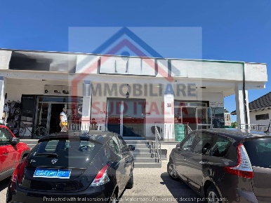 Foto Negozio in via ripuaria, Giugliano in Campania Varcaturo di 50 m²