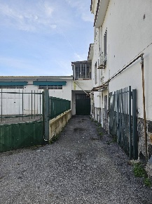 Foto Attività commerciale in 2 traversa pisciarelli, Napoli Agnano