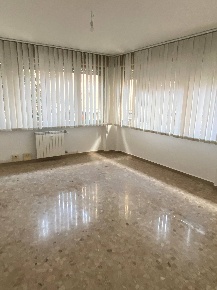 Foto Ufficio in Via Cosattini, Udine Volpe - Villalta di 72 m² con 3 locali