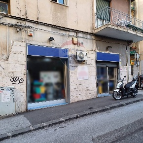 Foto Negozio in Via Enna, Catania Province - Veneto di 72 m² con 1 locali