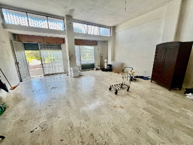 Foto Locale commerciale in VIA ALDO MORO, Fabriano Centro di 55 m²