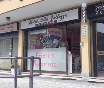 Foto Attività commerciale a Buguggiate di 75 m² con 3 locali in vendita