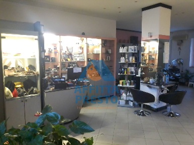 Foto Attività commerciale a Fucecchio di 80 m² con 1 locali in affitto