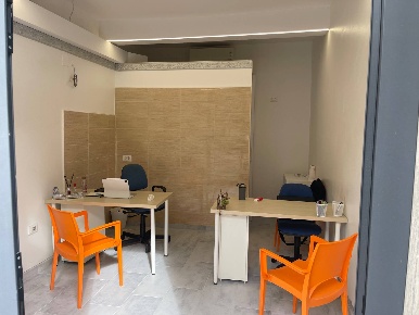 Foto Attività commerciale a Pontedera di 15 m² con 1 locali in affitto