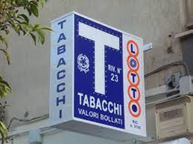 Foto Attività commerciale in C.SO PLEBISCITO, Vasto Centro Storico di 60 m²