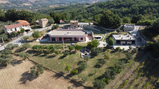Foto Agriturismo in contrada Coccioleto, Carpineto Sinello di 403 m²