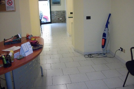 Foto Attività commerciale in Via Carlo Cattaneo, Pisa di 70 m² con 2 locali