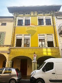Foto Negozio in VIA GARIBALDI, San Secondo Parmense Centro di 50 m²