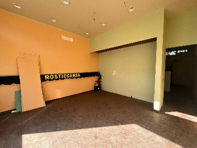Foto Attività commerciale in Via michelangelo, Pisa CEP di 45 m² in affitto