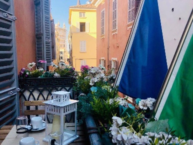 Foto Attività commerciale in Borgo Venti Marzo, Parma Centro Storico