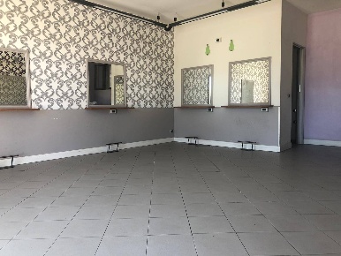 Foto Attività commerciale in Via di chiavarino, Massarosa di 45 m²