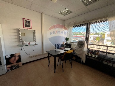 Foto Attività commerciale a Ancona Brecce Bianche di 133 m² con 5 locali