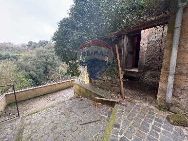 Foto Magazzino in Via Matachena, Campagnano di Roma Centro di 40 m²