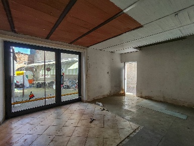 Foto Attività commerciale in Via Buffa, Cairo Montenotte di 23 m²