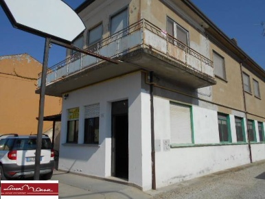 Foto Negozio in VIA VALMOLINO, Portomaggiore Centro di 160 m² con 3 locali