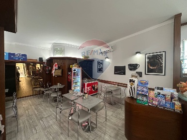 Foto Bar in via san bernardino, Bergamo Stazione di 90 m² con 3 locali