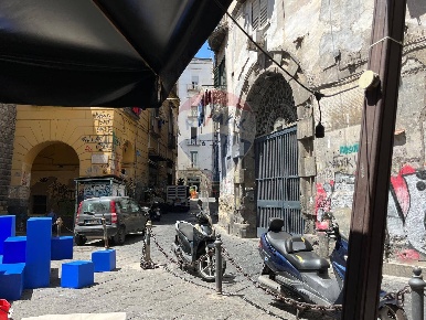 Foto Locale commerciale in Piazzetta Teodoro Monticelli, Napoli di 40 m²